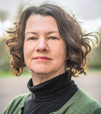 Dr Elaine McCullough, DClinPsych, CPsychol Chartered Clinical Psychologist Certified DDP Practitioner and Consultant HCPC Registered